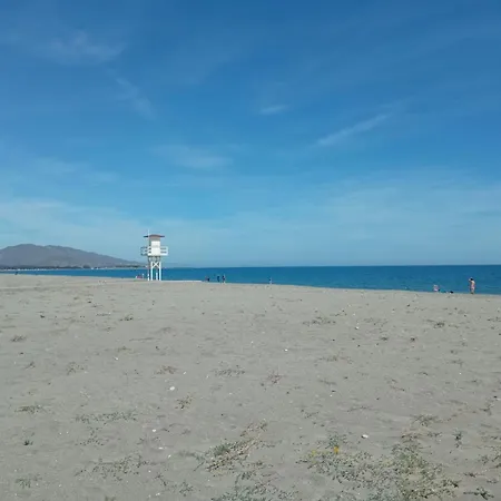El Faro Puerto Rey - Playa Vera